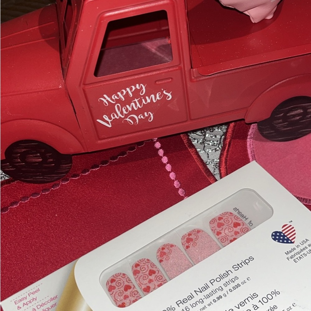 Color Street nail polish strips